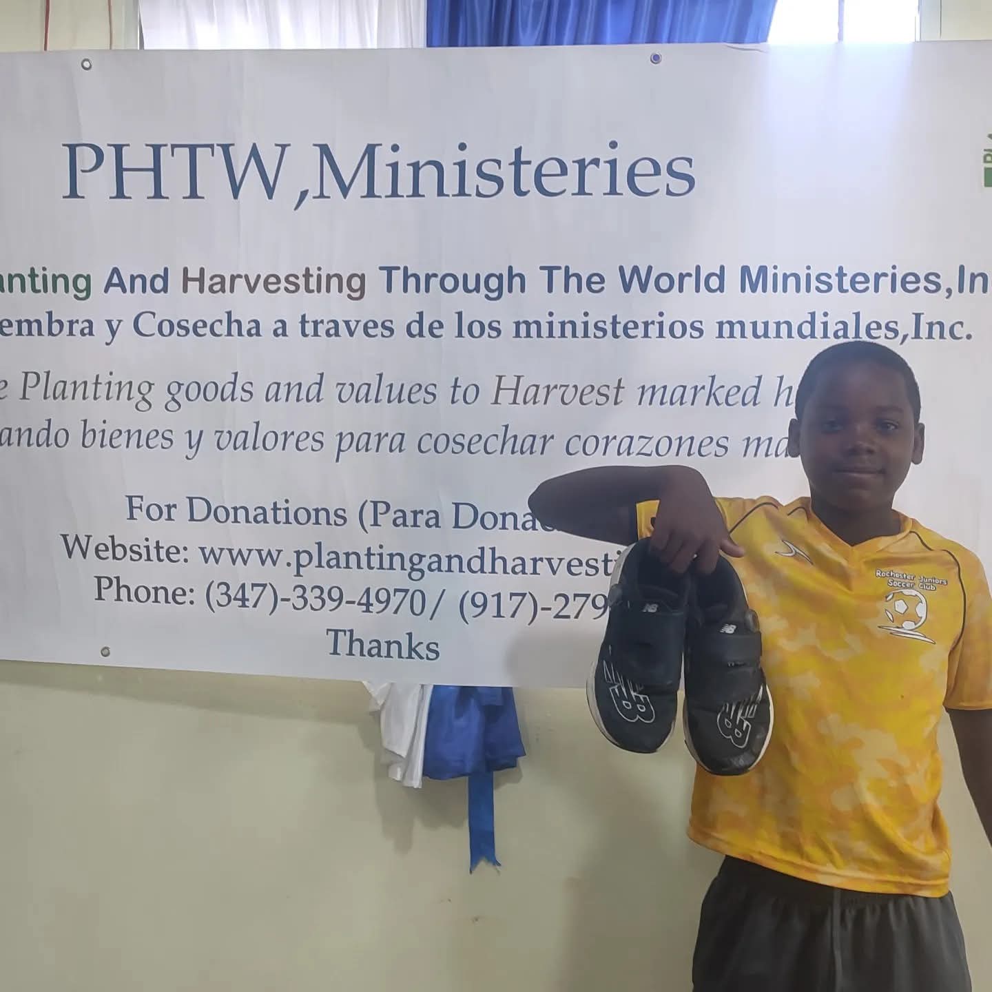 Donación de Zapatos para Familias en República Dominicana