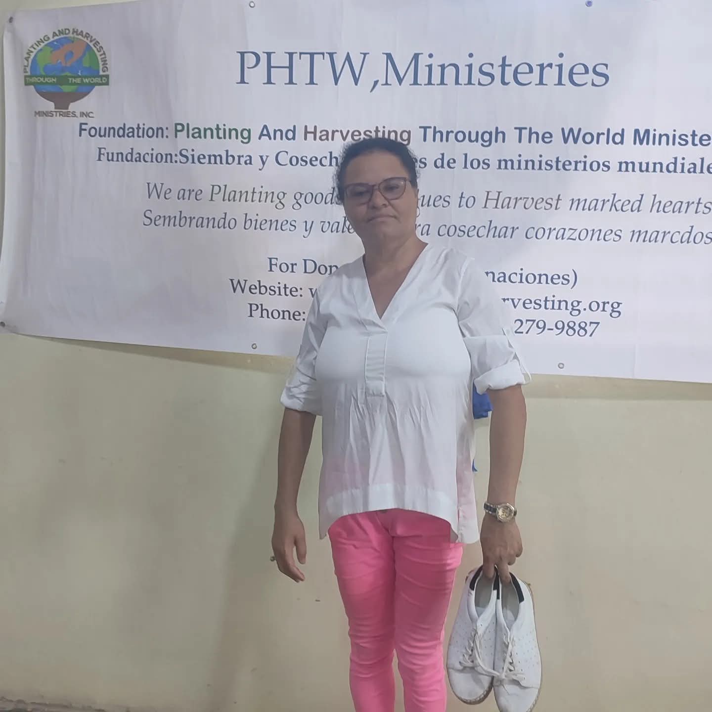 Donación de Zapatos para Familias en República Dominicana