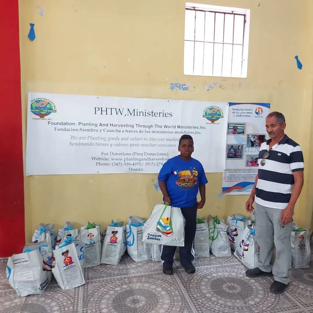 Donación de Alimentos en Colaboración con la Fundación FUNLUZNA