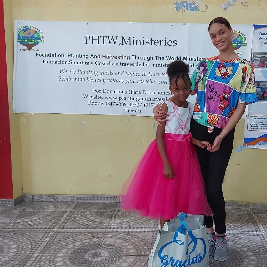 Donación de Alimentos en Colaboración con la Fundación FUNLUZNA